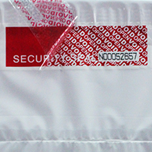 Serienummerde rode beveiligingsband tegen manipulatie (48 mm x 50 m x 2 mil, 100% totale overdracht, ultra-dikke “Void” film 6