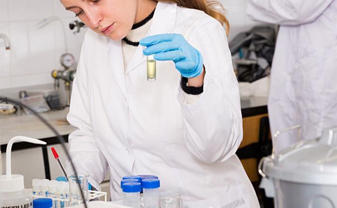 Set van 100 kunststof proefbuizen met deksels, 5 ml gegradueerde proefbuizen met schroefkappen kleine flacons houder voor vloeistof 0