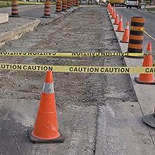 Biogevaar waarschuwingsband met zwarte afdruk, legende "Biohazard - Peligro Biologico" 55 yd. 7