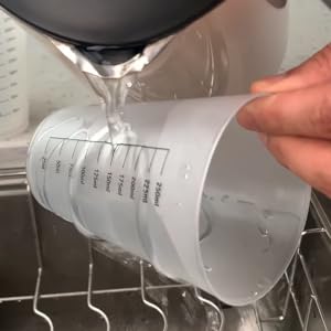 8oz herbruikbare plastic meetbekers Vloeibare verf mengende meetbekers Voor keuken koken 4